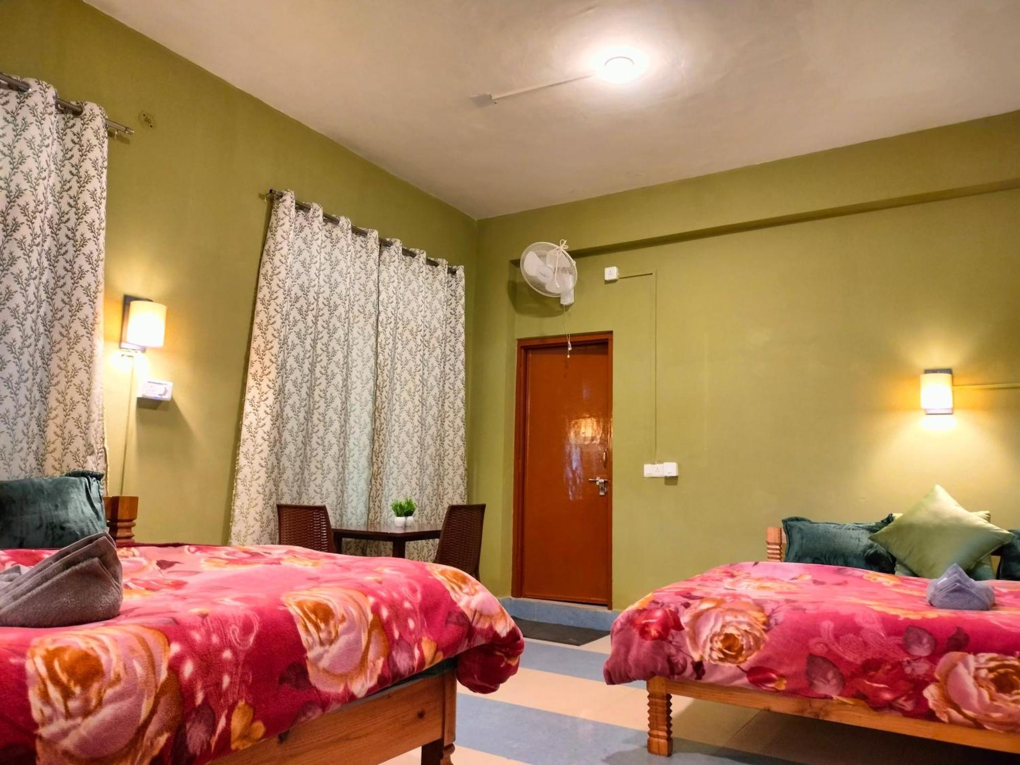 The Alpine Vista Hotel Almora Exterior foto