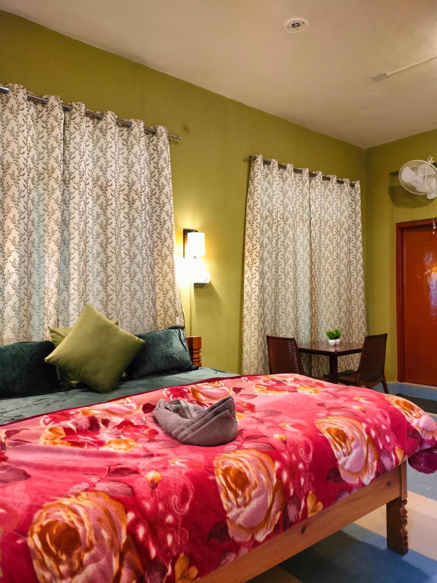 The Alpine Vista Hotel Almora Exterior foto